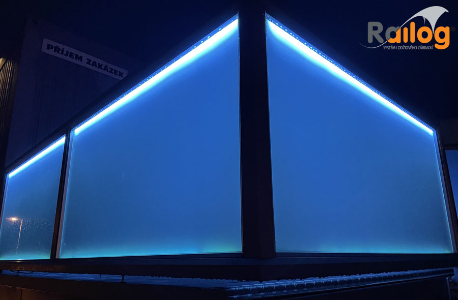 Hliníkové zábradlí Railog® s LED podsvícením