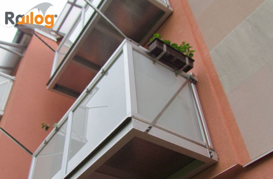 Závěsné balkóny Railog® s hliníkovou podlahou - Česká Ves