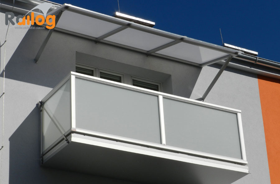 Railog® - výroba a montáž hliníkových závěsných balkónů Railog® na bytovém domě, ul. T. Vansovej, Zvolen Slovensko - 2019